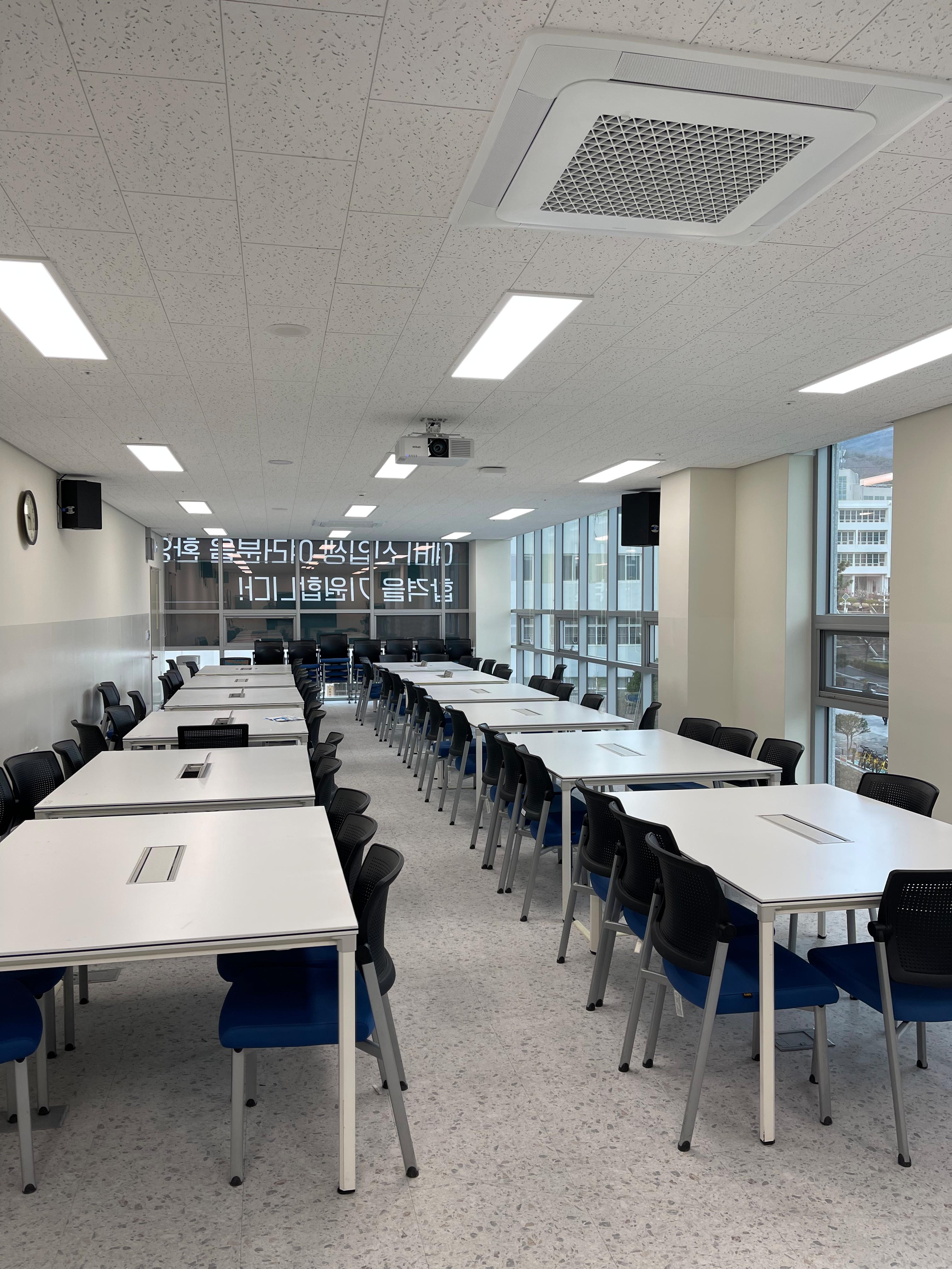 자율실습실(401호) 대표이미지